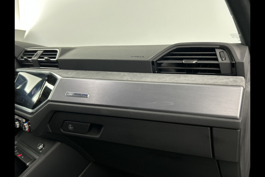 Audi Q3 45 TFSIe 245 PK S-Line Black Ed. Adapt.Cruise/Dodehoek/Carplay/LED+