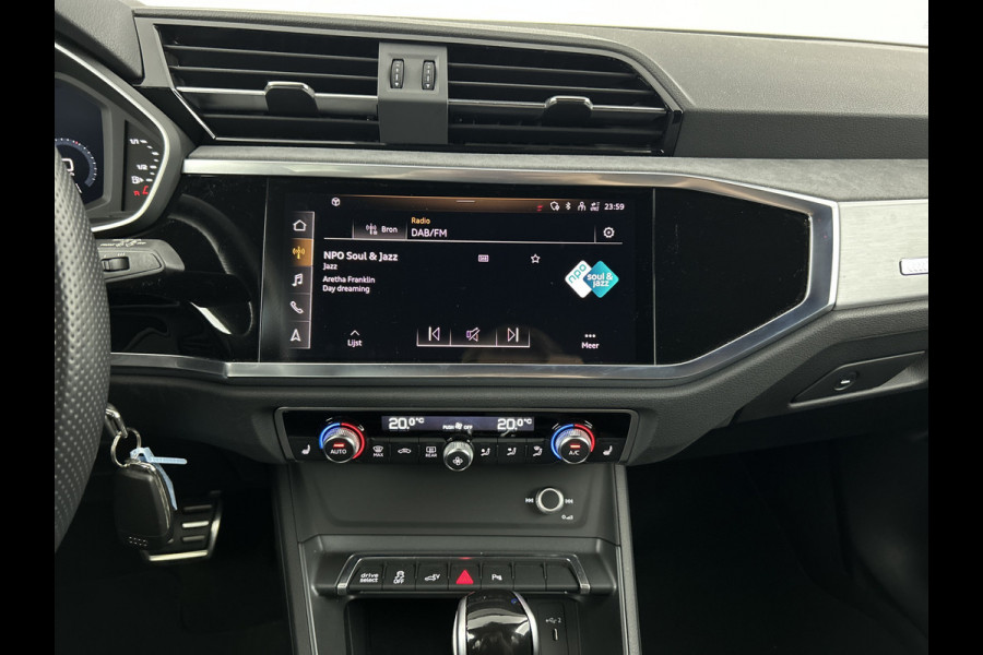 Audi Q3 45 TFSIe 245 PK S-Line Black Ed. Adapt.Cruise/Dodehoek/Carplay/LED+