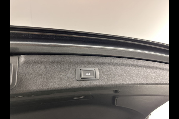 Audi Q3 45 TFSIe 245 PK S-Line Black Ed. Adapt.Cruise/Dodehoek/Carplay/LED+