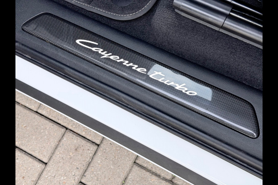 Porsche Cayenne Coupé 4.0 Turbo E-Hybrid GT Carbon/P-Display