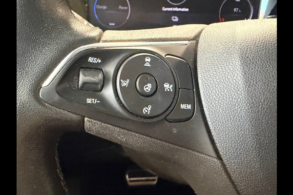 Opel Mokka-e Ultimate 50-kWh 11kw bl SOH 90.5% CAMERA CRUISE APPLE CARPLAY PDC STOEL & STUURVERWARMING AIRCO LANE ASSIST NAVIGATIE