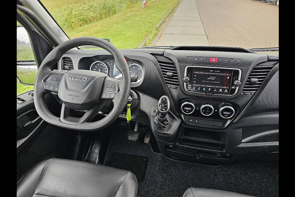 Iveco Daily 35C14V 2.3 Dubbele Cabine, Airco, Automaat, 3.5T-Trekhaak, Euro6, BPM-Vrij