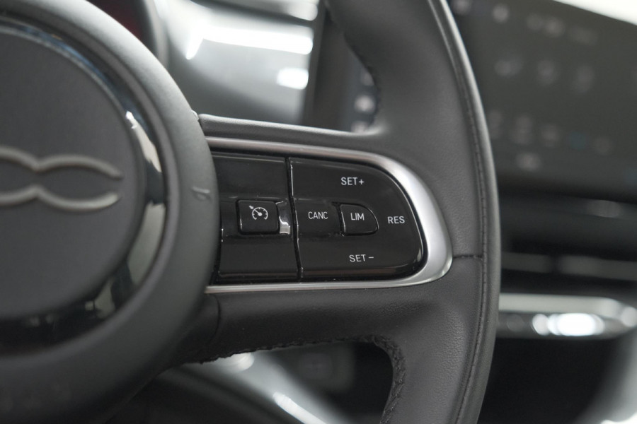 Fiat 500 Urban 42 kWh | SOH 97.6% | 3 Fase Laadfunctie | Camera | Apple Carplay | Parkeersensoren