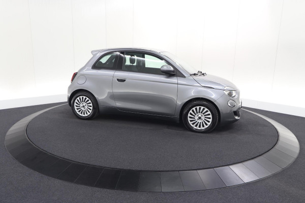 Fiat 500 Urban 42 kWh | SOH 97.6% | 3 Fase Laadfunctie | Camera | Apple Carplay | Parkeersensoren