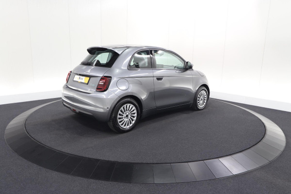 Fiat 500 Urban 42 kWh | SOH 97.6% | 3 Fase Laadfunctie | Camera | Apple Carplay | Parkeersensoren