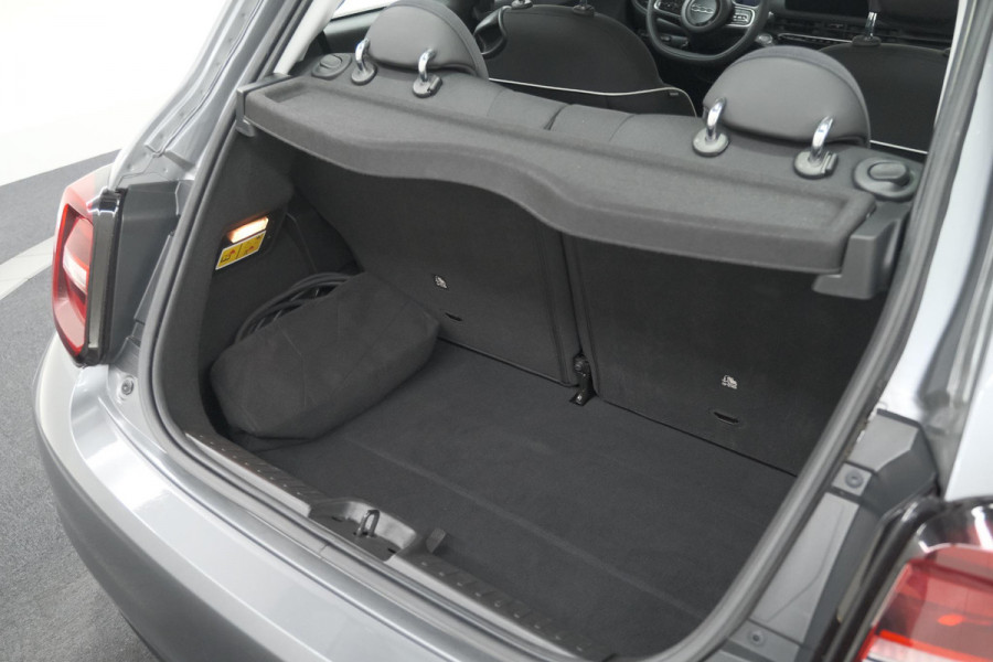 Fiat 500 Urban 42 kWh | SOH 97.6% | 3 Fase Laadfunctie | Camera | Apple Carplay | Parkeersensoren