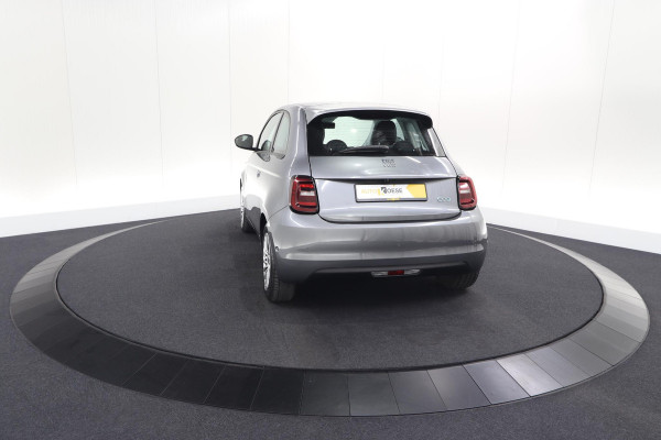 Fiat 500 Urban 42 kWh | SOH 97.6% | 3 Fase Laadfunctie | Camera | Apple Carplay | Parkeersensoren