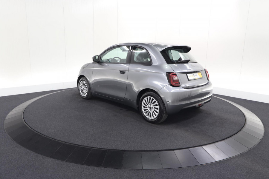 Fiat 500 Urban 42 kWh | SOH 97.6% | 3 Fase Laadfunctie | Camera | Apple Carplay | Parkeersensoren