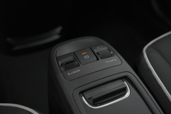 Fiat 500 Urban 42 kWh | SOH 97.6% | 3 Fase Laadfunctie | Camera | Apple Carplay | Parkeersensoren