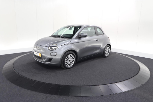 Fiat 500 Urban 42 kWh | SOH 97.6% | 3 Fase Laadfunctie | Camera | Apple Carplay | Parkeersensoren