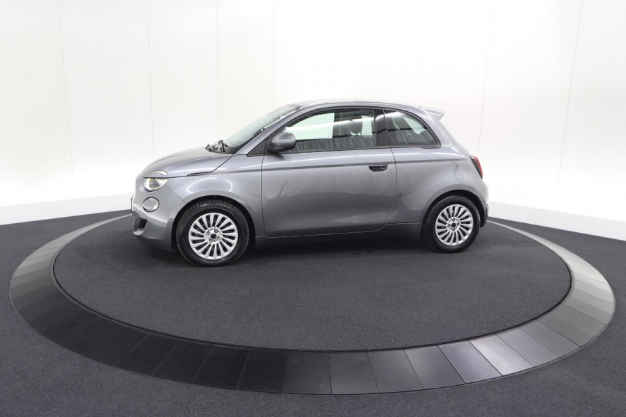 Fiat 500 Urban 42 kWh | SOH 97.6% | 3 Fase Laadfunctie | Camera | Apple Carplay | Parkeersensoren