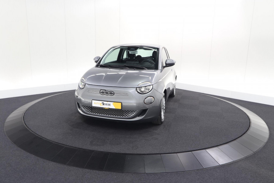 Fiat 500 Urban 42 kWh | SOH 97.6% | 3 Fase Laadfunctie | Camera | Apple Carplay | Parkeersensoren