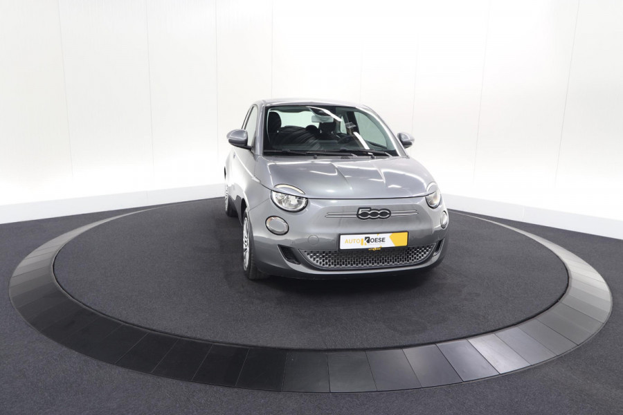 Fiat 500 Urban 42 kWh | SOH 97.6% | 3 Fase Laadfunctie | Camera | Apple Carplay | Parkeersensoren