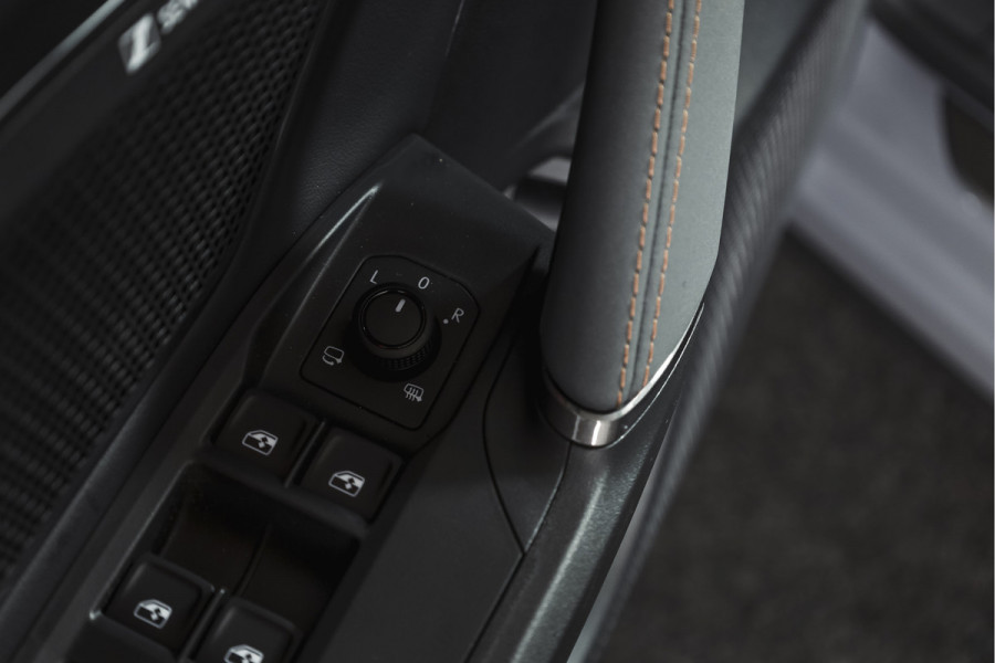 CUPRA Formentor 1.5 TSI e-Hybrid 272 PK VZ Extreme | S/k-Panodak | Dig. Cockpit | Adapt. Cruise | Stoel-+ Stuurverw. PDC | 360 Camera | NAV + App. Connect | ECC | Elek. Klep | LM 19" | 0683