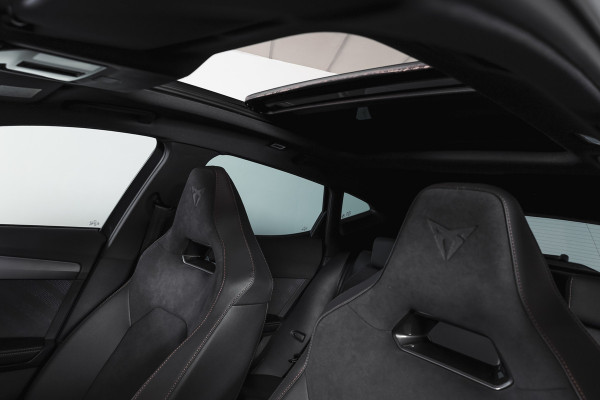 CUPRA Formentor 1.5 TSI e-Hybrid 272 PK VZ Performance | S/K-Panodak | Dig. Cockpit | Adapt. Cruise | Stoel-+Stuurverw. | PDC | 360 Camera | NAV + App. Connect | ECC | Elek. Klep | LM 19" | 7134