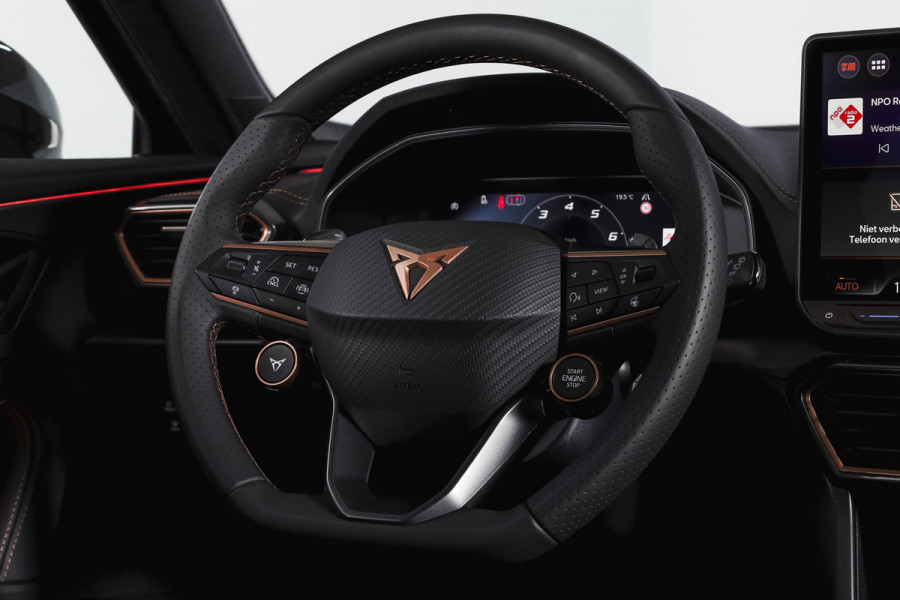 CUPRA Formentor 1.5 TSI e-Hybrid 272 PK VZ Performance | S/K-Panodak | Dig. Cockpit | Adapt. Cruise | Stoel-+Stuurverw. | PDC | 360 Camera | NAV + App. Connect | ECC | Elek. Klep | LM 19" | 7134
