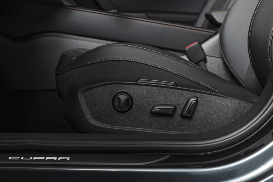 CUPRA Formentor 1.5 TSI e-Hybrid 272 PK VZ Performance | S/K-Panodak | Dig. Cockpit | Adapt. Cruise | Stoel-+Stuurverw. | PDC | 360 Camera | NAV + App. Connect | ECC | Elek. Klep | LM 19" | 7134