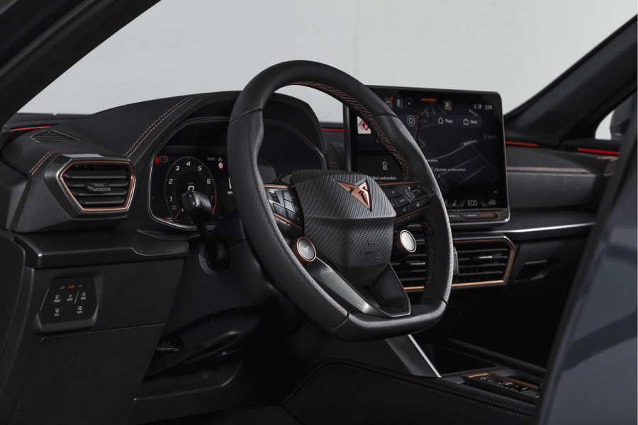 CUPRA Formentor 1.5 TSI e-Hybrid 272 PK VZ Performance | S/K-Panodak | Dig. Cockpit | Adapt. Cruise | Stoel-+Stuurverw. | PDC | 360 Camera | NAV + App. Connect | ECC | Elek. Klep | LM 19" | 7134