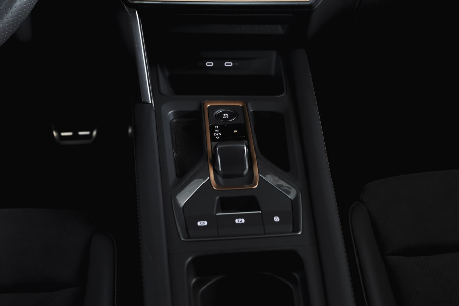 CUPRA Formentor 1.5 TSI e-Hybrid 272 PK VZ Performance | S/K-Panodak | Dig. Cockpit | Adapt. Cruise | Stoel-+Stuurverw. | PDC | 360 Camera | NAV + App. Connect | ECC | Elek. Klep | LM 19" | 7134