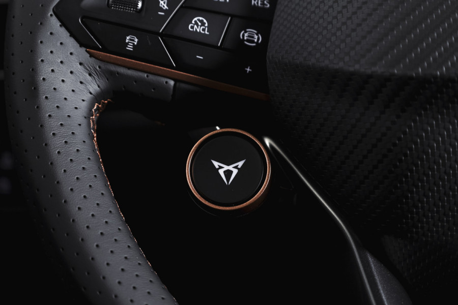 CUPRA Formentor 1.5 TSI e-Hybrid 272 PK VZ Performance | S/K-Panodak | Dig. Cockpit | Adapt. Cruise | Stoel-+Stuurverw. | PDC | 360 Camera | NAV + App. Connect | ECC | Elek. Klep | LM 19" | 7134