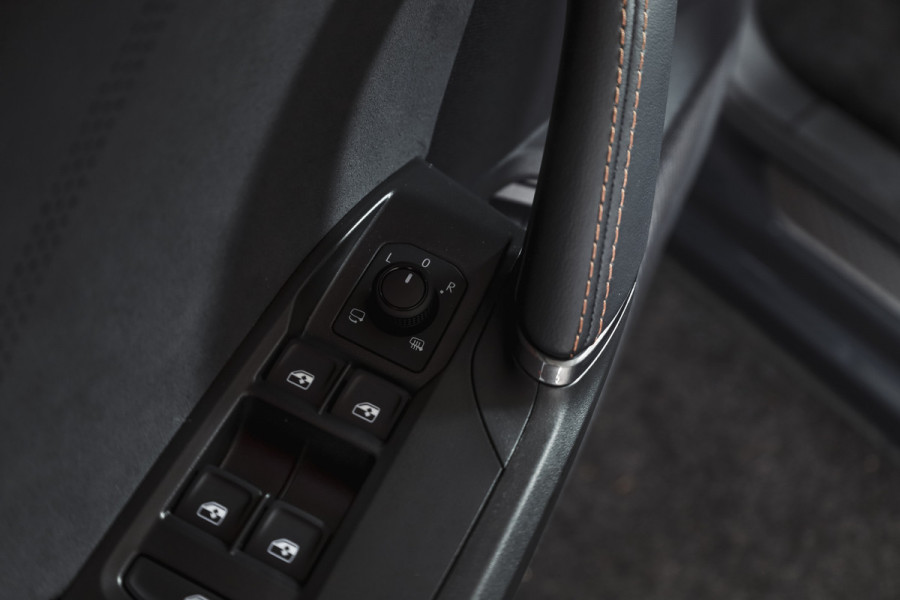 CUPRA Formentor 1.5 TSI e-Hybrid 272 PK VZ Performance | S/K-Panodak | Dig. Cockpit | Adapt. Cruise | Stoel-+Stuurverw. | PDC | 360 Camera | NAV + App. Connect | ECC | Elek. Klep | LM 19" | 7134