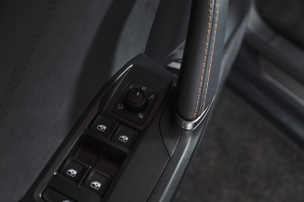 CUPRA Formentor 1.5 TSI e-Hybrid 272 PK VZ Performance | S/K-Panodak | Dig. Cockpit | Adapt. Cruise | Stoel-+Stuurverw. | PDC | 360 Camera | NAV + App. Connect | ECC | Elek. Klep | LM 19" | 7134
