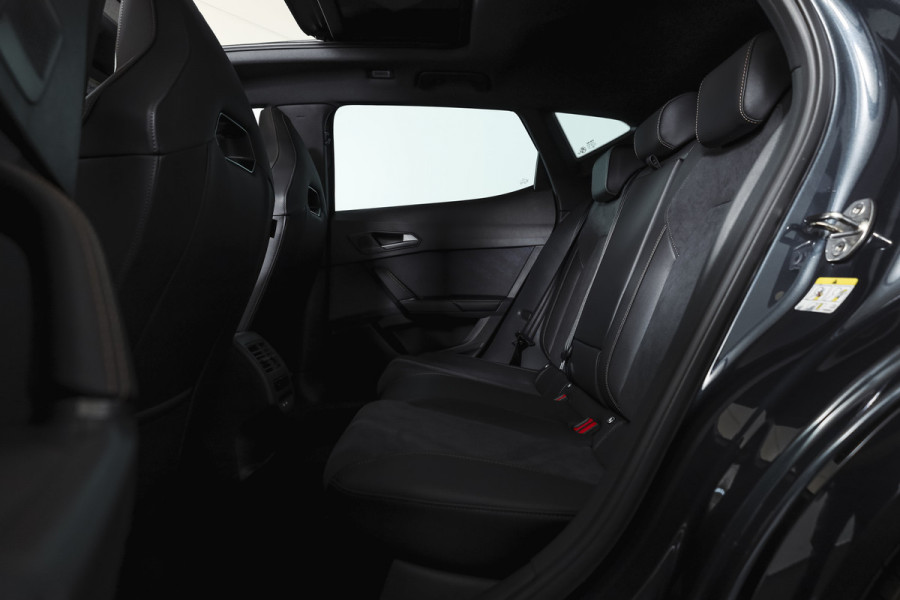 CUPRA Formentor 1.5 TSI e-Hybrid 272 PK VZ Performance | S/K-Panodak | Dig. Cockpit | Adapt. Cruise | Stoel-+Stuurverw. | PDC | 360 Camera | NAV + App. Connect | ECC | Elek. Klep | LM 19" | 7134