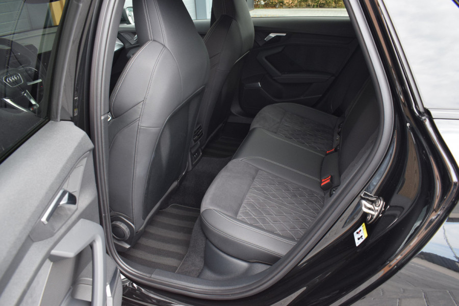 Audi A3 Sportback 45 TFSI e S-edition Competition | Pano | B&O | Head-Up