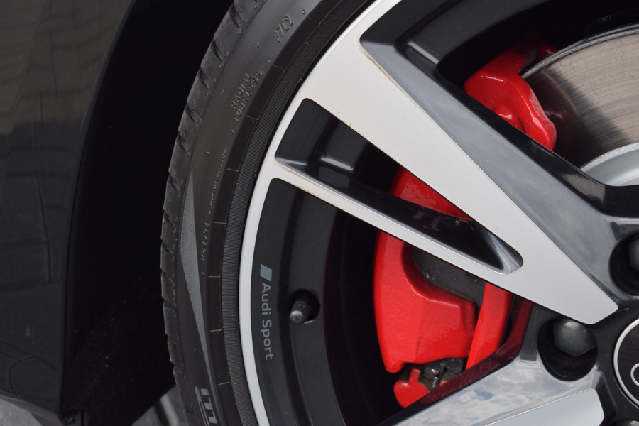 Audi A3 Sportback 45 TFSI e S-edition Competition | Pano | B&O | Head-Up