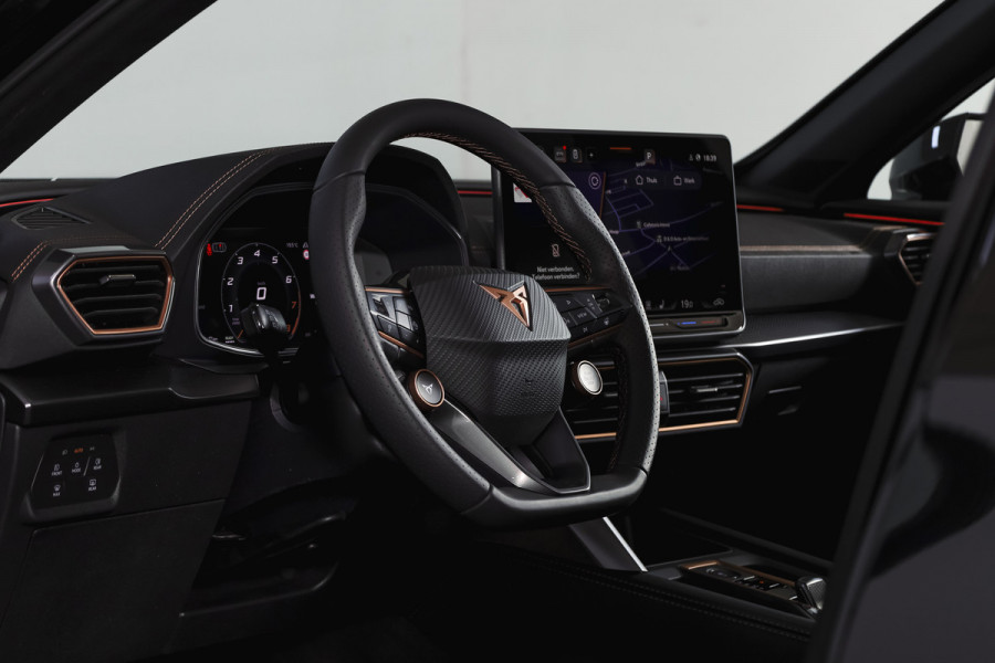 CUPRA Formentor 1.5 TSI e-Hybrid 272 PK VZ Performance | S/K-Panodak | Dig. Cockpit | Adapt. Cruise | Stoel-+Stuurverw. | PDC | 360 Camera | NAV + App. Connect | ECC | Elek. Klep | LM 19" | 6971