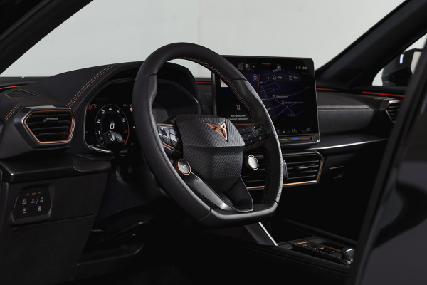 CUPRA Formentor 1.5 TSI e-Hybrid 272 PK VZ Performance | S/K-Panodak | Dig. Cockpit | Adapt. Cruise | Stoel-+Stuurverw. | PDC | 360 Camera | NAV + App. Connect | ECC | Elek. Klep | LM 19" | 6971