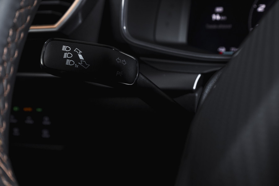 CUPRA Formentor 1.5 TSI e-Hybrid 272 PK VZ Performance | S/K-Panodak | Dig. Cockpit | Adapt. Cruise | Stoel-+Stuurverw. | PDC | 360 Camera | NAV + App. Connect | ECC | Elek. Klep | LM 19" | 6971