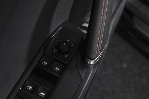 CUPRA Formentor 1.5 TSI e-Hybrid 272 PK VZ Performance | S/K-Panodak | Dig. Cockpit | Adapt. Cruise | Stoel-+Stuurverw. | PDC | 360 Camera | NAV + App. Connect | ECC | Elek. Klep | LM 19" | 6971