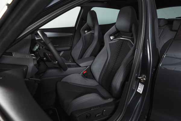 CUPRA Formentor 1.5 TSI e-Hybrid 272 PK VZ Extreme | S/k-Panodak | Dig. Cockpit | Adapt. Cruise | Stoel-+ Stuurverw. PDC | 360 Camera | NAV + App. Connect | ECC | Elek. Klep | LM 19" | 0661