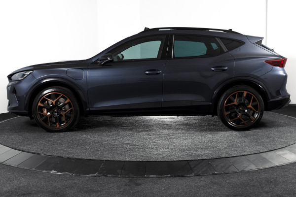 CUPRA Formentor 1.5 TSI e-Hybrid 272 PK VZ Extreme | S/k-Panodak | Dig. Cockpit | Adapt. Cruise | Stoel-+ Stuurverw. PDC | 360 Camera | NAV + App. Connect | ECC | Elek. Klep | LM 19" | 0661