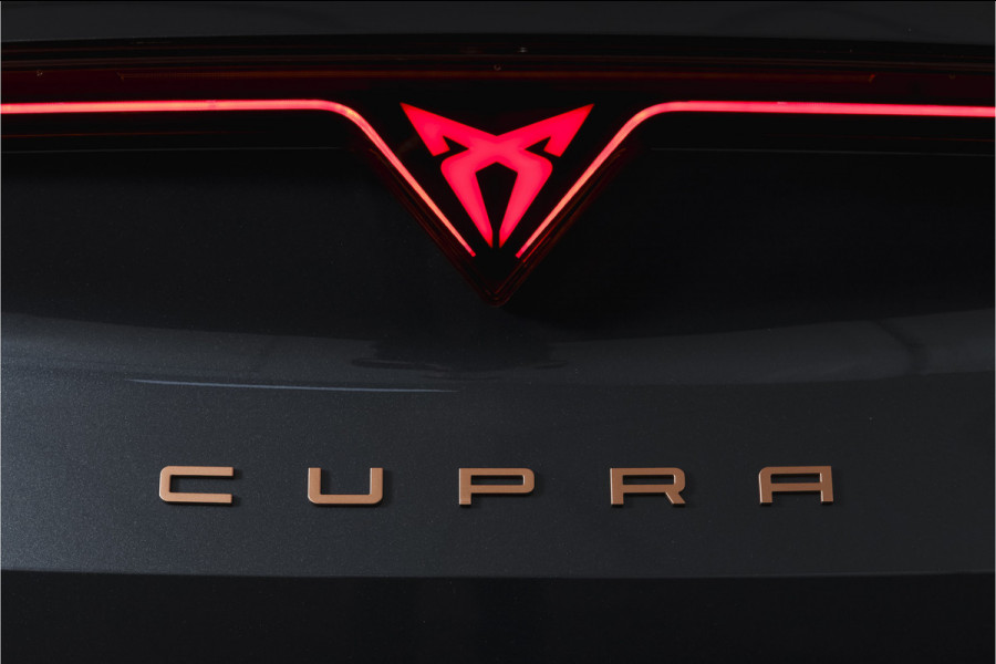 CUPRA Formentor 1.5 TSI e-Hybrid 272 PK VZ Extreme | S/k-Panodak | Dig. Cockpit | Adapt. Cruise | Stoel-+ Stuurverw. PDC | 360 Camera | NAV + App. Connect | ECC | Elek. Klep | LM 19" | 0661