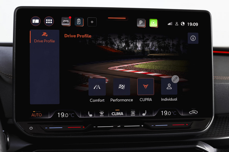 CUPRA Formentor 1.5 TSI e-Hybrid 272 PK VZ Extreme | S/k-Panodak | Dig. Cockpit | Adapt. Cruise | Stoel-+ Stuurverw. PDC | 360 Camera | NAV + App. Connect | ECC | Elek. Klep | LM 19" | 0661