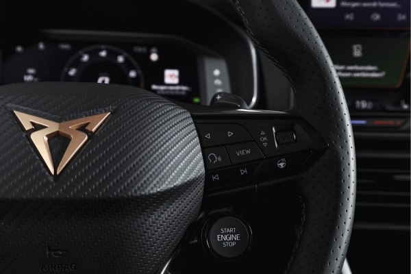 CUPRA Formentor 1.5 TSI e-Hybrid 272 PK VZ Extreme | S/k-Panodak | Dig. Cockpit | Adapt. Cruise | Stoel-+ Stuurverw. PDC | 360 Camera | NAV + App. Connect | ECC | Elek. Klep | LM 19" | 0661