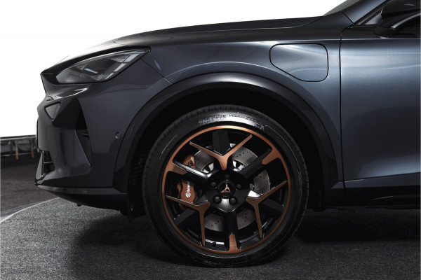 CUPRA Formentor 1.5 TSI e-Hybrid 272 PK VZ Extreme | S/k-Panodak | Dig. Cockpit | Adapt. Cruise | Stoel-+ Stuurverw. PDC | 360 Camera | NAV + App. Connect | ECC | Elek. Klep | LM 19" | 0661