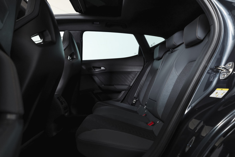CUPRA Formentor 1.5 TSI e-Hybrid 272 PK VZ Extreme | S/k-Panodak | Dig. Cockpit | Adapt. Cruise | Stoel-+ Stuurverw. PDC | 360 Camera | NAV + App. Connect | ECC | Elek. Klep | LM 19" | 0661