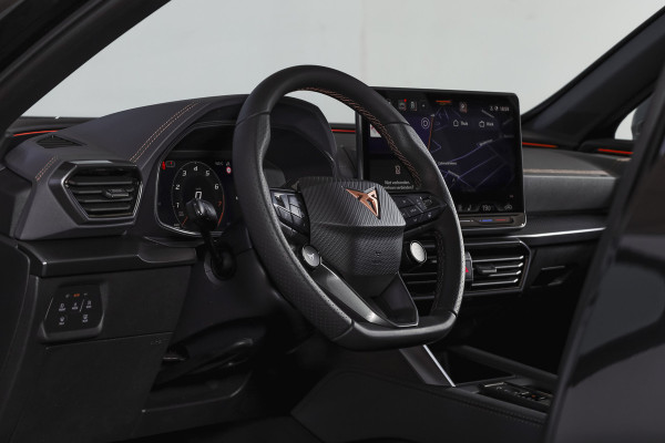 CUPRA Formentor 1.5 TSI e-Hybrid 272 PK VZ Extreme | S/k-Panodak | Dig. Cockpit | Adapt. Cruise | Stoel-+ Stuurverw. PDC | 360 Camera | NAV + App. Connect | ECC | Elek. Klep | LM 19" | 7976