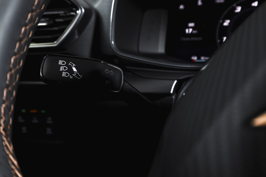 CUPRA Formentor 1.5 TSI e-Hybrid 272 PK VZ Extreme | S/k-Panodak | Dig. Cockpit | Adapt. Cruise | Stoel-+ Stuurverw. PDC | 360 Camera | NAV + App. Connect | ECC | Elek. Klep | LM 19" | 7976