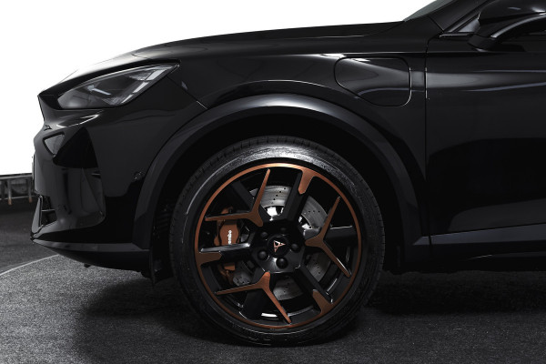 CUPRA Formentor 1.5 TSI e-Hybrid 272 PK VZ Extreme | S/k-Panodak | Dig. Cockpit | Adapt. Cruise | Stoel-+ Stuurverw. PDC | 360 Camera | NAV + App. Connect | ECC | Elek. Klep | LM 19" | 7976