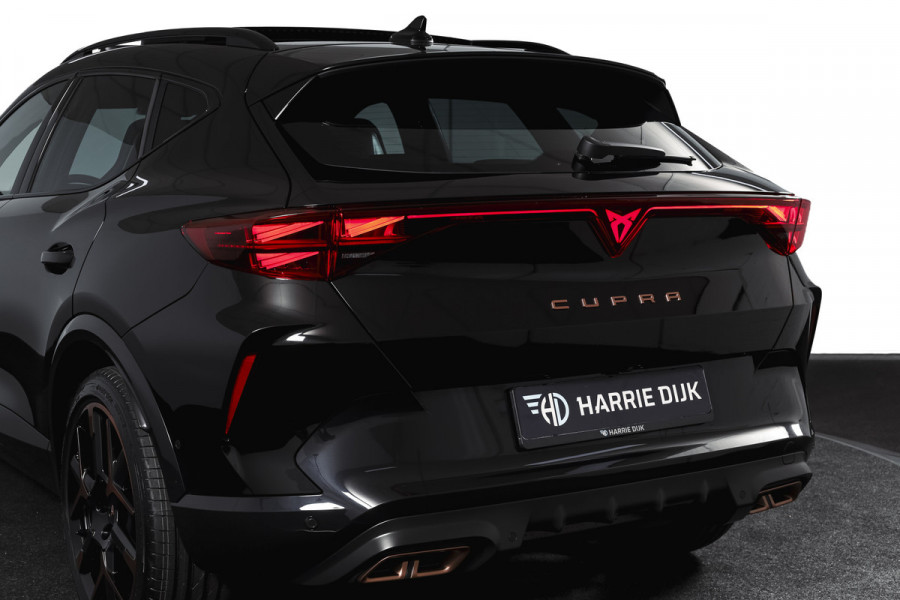 CUPRA Formentor 1.5 TSI e-Hybrid 272 PK VZ Extreme | S/k-Panodak | Dig. Cockpit | Adapt. Cruise | Stoel-+ Stuurverw. PDC | 360 Camera | NAV + App. Connect | ECC | Elek. Klep | LM 19" | 7976