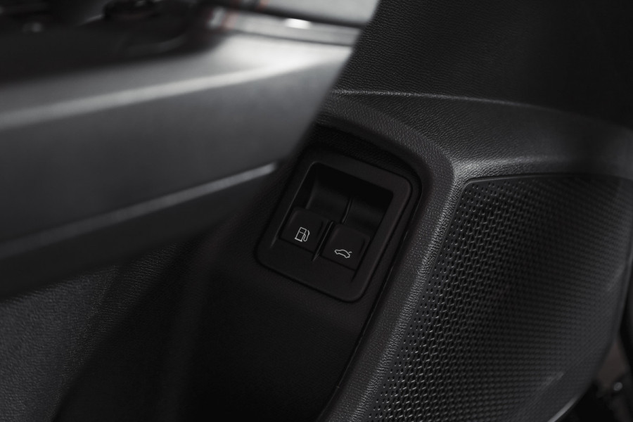 CUPRA Formentor 1.5 TSI e-Hybrid 272 PK VZ Extreme | S/k-Panodak | Dig. Cockpit | Adapt. Cruise | Stoel-+ Stuurverw. PDC | 360 Camera | NAV + App. Connect | ECC | Elek. Klep | LM 19" | 7976