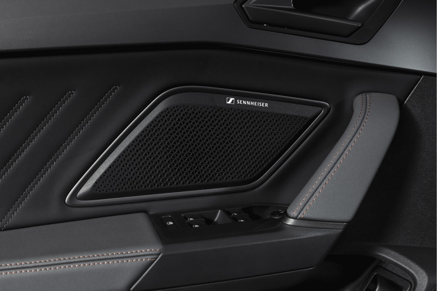 CUPRA Formentor 1.5 TSI e-Hybrid 272 PK VZ Extreme | S/k-Panodak | Dig. Cockpit | Adapt. Cruise | Stoel-+ Stuurverw. PDC | 360 Camera | NAV + App. Connect | ECC | Elek. Klep | LM 19" | 7976