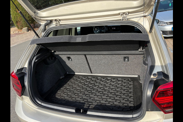 Volkswagen Polo 1.0 TSI Comfortline Business PDC|Carplay|NAP