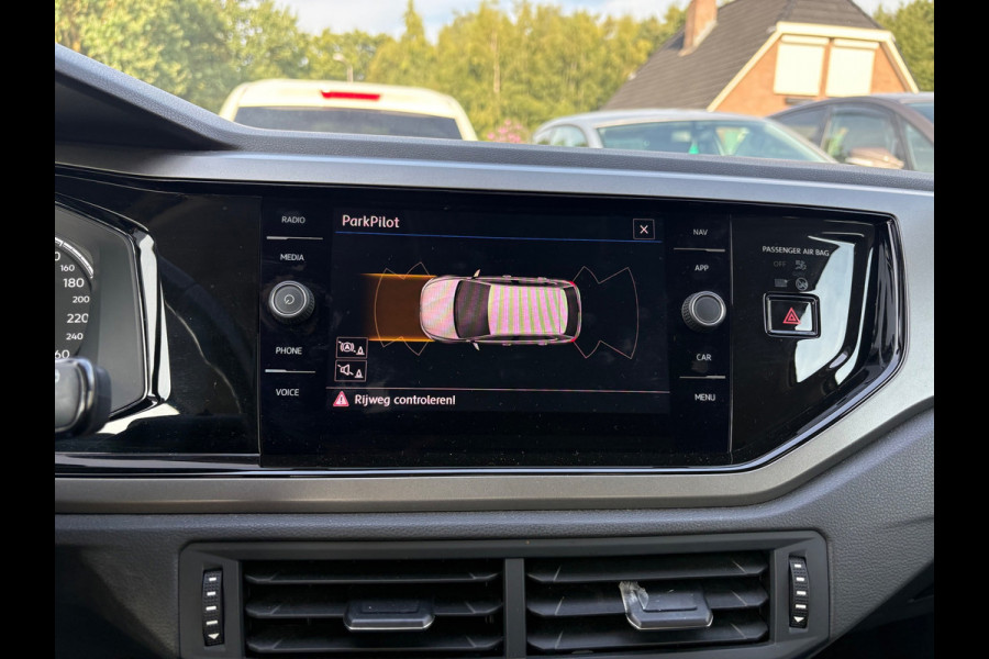 Volkswagen Polo 1.0 TSI Comfortline Business PDC|Carplay|NAP