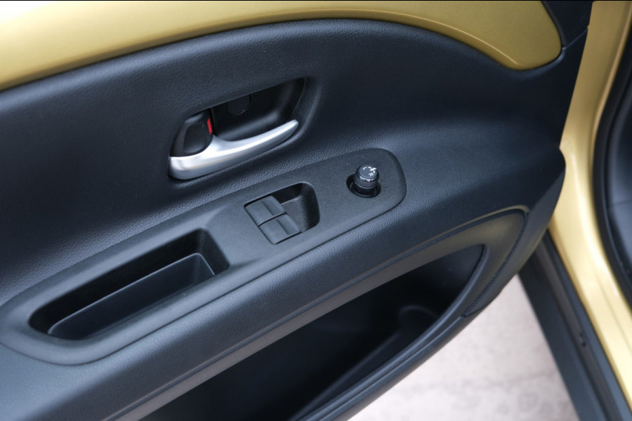 Toyota Aygo X 1.0 VVT-i S-CVT Pulse *CABRIOTOP* Geweldige Auto! 18dkm Navi/Camera 4 stuks op voorraad