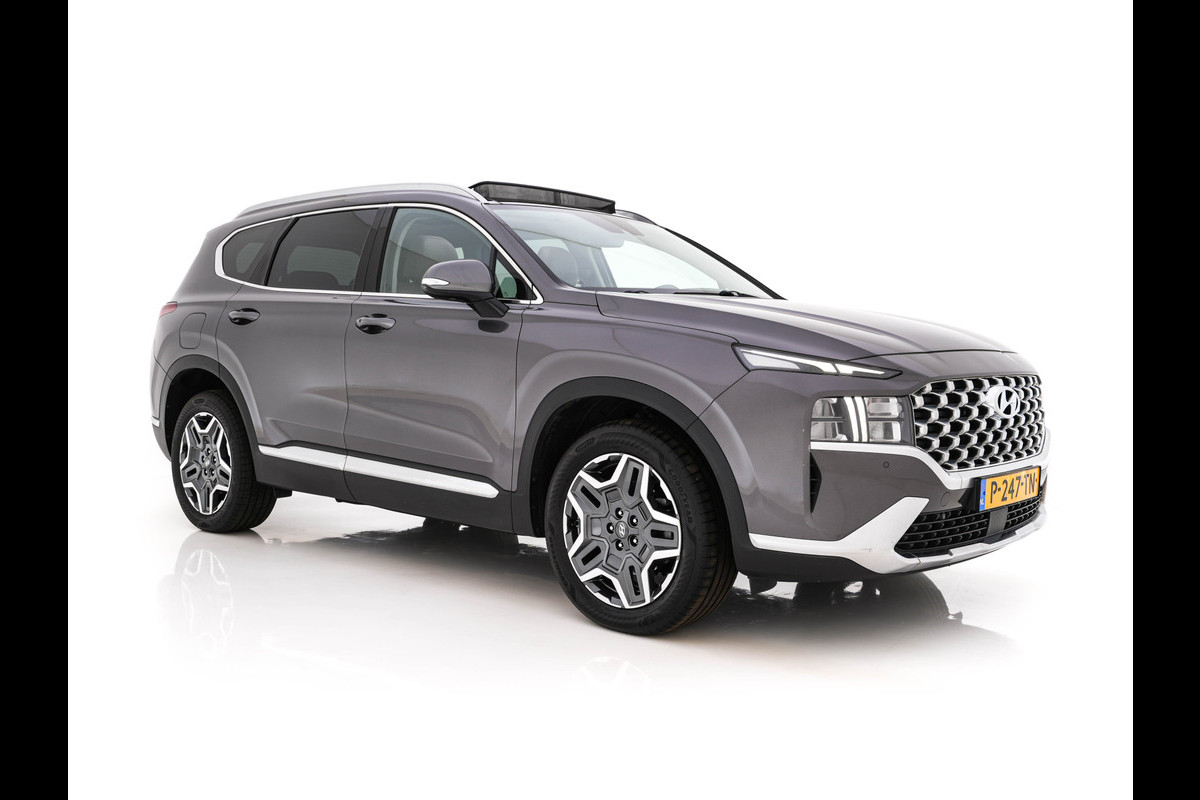 Hyundai Santa Fe 1.6 T-GDI Comfort Smart Sky AWD [ 7-Pers. ] {SoH-100%} (Plug-In) (INCL-BTW) *PANO | LEATHER | FULL-LED | ADAPTIVE-CRUISE | BLINDSPOT | MEMORY-PACK | DIGI-COCKPIT | SHIFTPADDLES | PRIVACYGLASS | NAVI-FULLMAP | KEYLESS | TOWBAR | CARBON | 19''ALU*